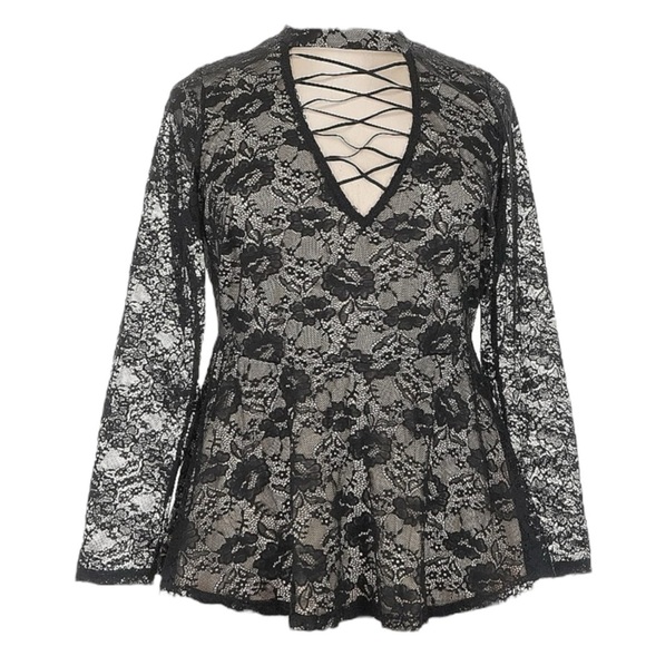 TORRID Peplum Lace Corset front Blouse  in Black Size 3 -- SEXY and CLASSY!!! - Picture 2 of 4